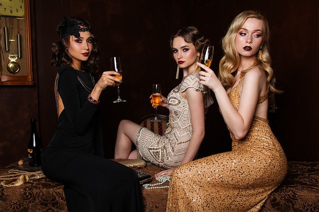 tři elegantní dámy