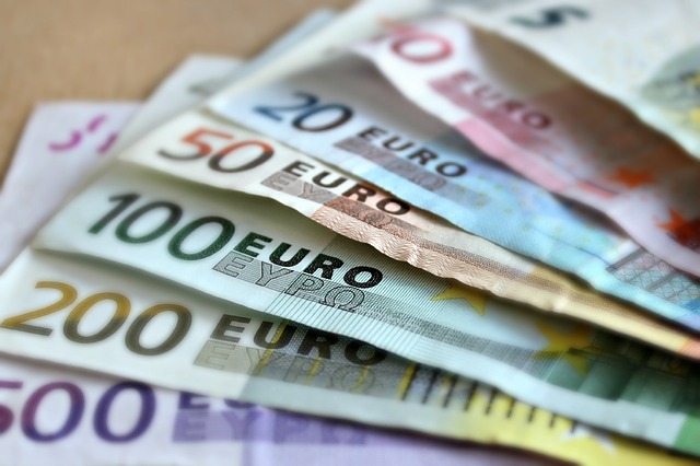 druhy eurobankovek.jpg