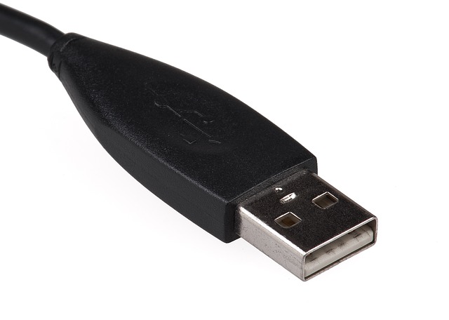 typický USB konektor.jpg